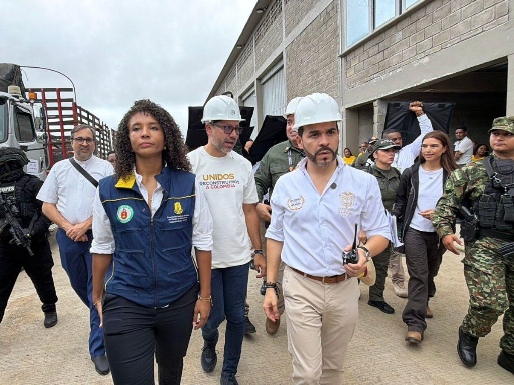 Foto: Presidencia. El Gobierno dio inicio a la entrega de 480 toneladas de materiales en Chocó y anunció subsidios mensuales de $875.452 a través del 'Fondo Milagro'.