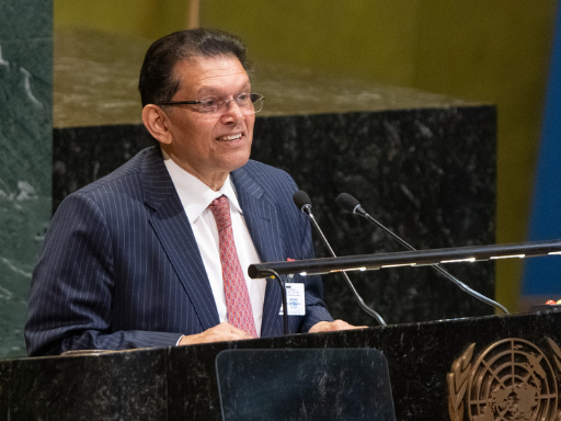 Foto: ONU. Khalilur Rahman urgió en la 81ª Asamblea General de la ONU a dar un asiento a África y regular la IA para recuperar la confianza global.
