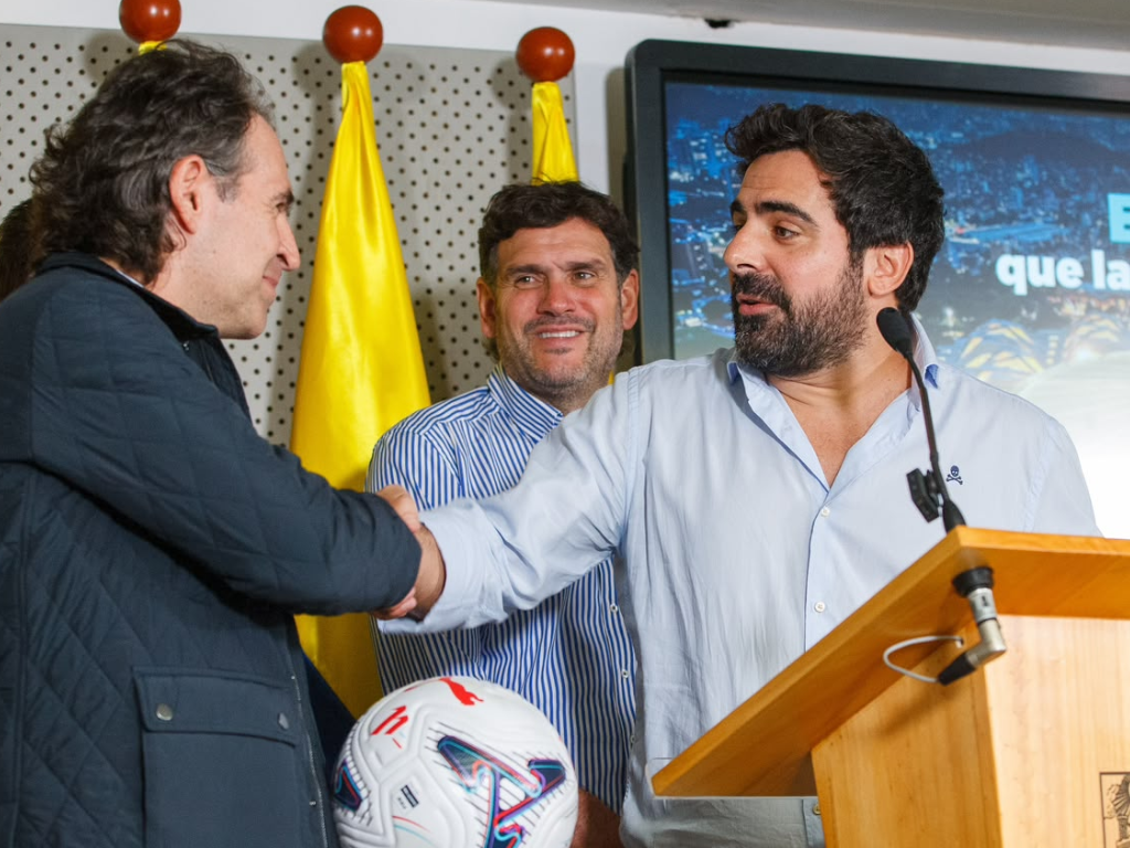 Foto: Distrito de Medellín. La Alcaldía de Medellín presentó la modernización tecnológica del Atanasio Girardot junto a LALIGA. El escenario estará listo en 2028.