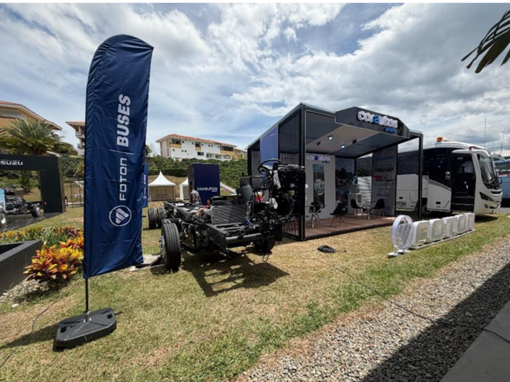 Foto: Corandina. Corautos Andino presenta soluciones Foton y Dongfeng para transporte de pasajeros. Conozca las tecnologías híbridas, eléctricas y a GNV.