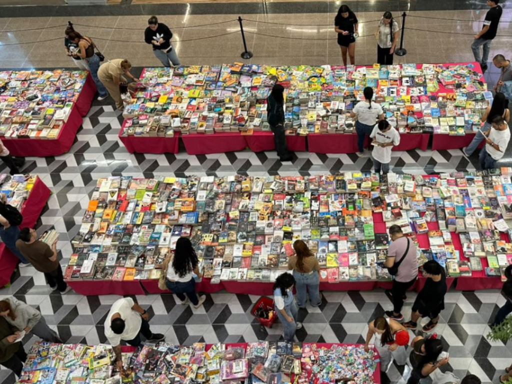 Foto: Cortesía. El Gran Outlet de Libros Medellín se extiende en Florida Parque Comercial hasta el 29 de septiembre. Encuentre títulos nuevos desde $5.000 COP.