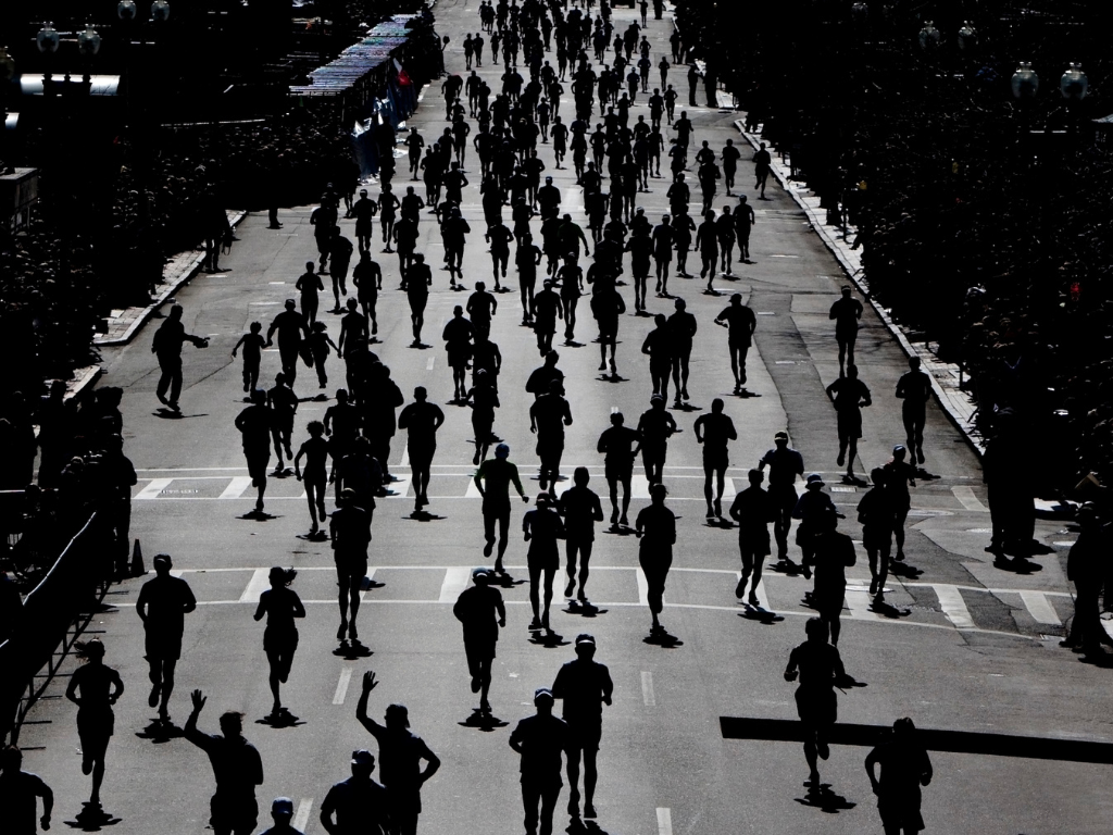 Foto: Canva. Una atleta de 20 años falleció en Medellín tras sufrir un paro cardíaco mientras competía en la categoría 21K de la Maratón Medellín.