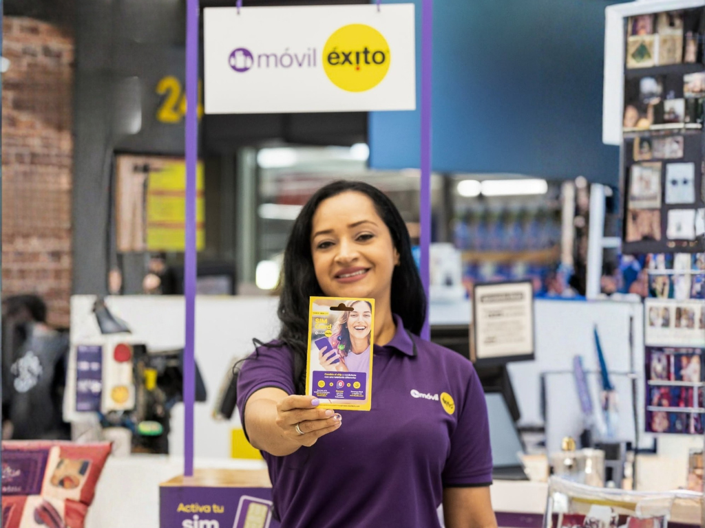 Foto: Grupo Éxito. El operador Móvil Éxito suma la infraestructura de Claro a su red de Tigo. El movimiento marca la entrada de Claro al mercado de operadores.