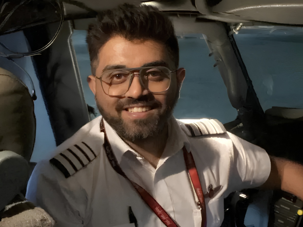 El piloto Smit Machchhar flydubai evitó una catástrofe tras ser apuñalado por su copiloto en el vuelo Dubái-Tel Aviv.