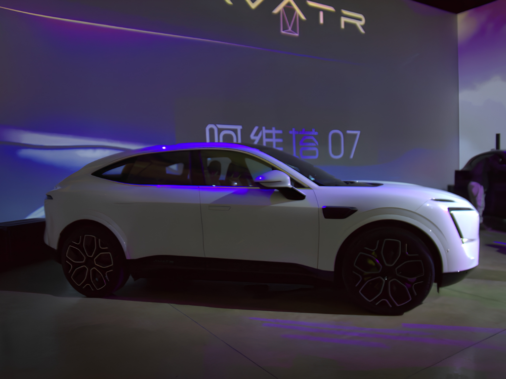 Foto: Avatr. La marca de carros de lujo AVATR en Colombia debuta con Grupo Vardí: modelos 11 y 07 de Huawei y Changan, hasta 932 km de autonomía.